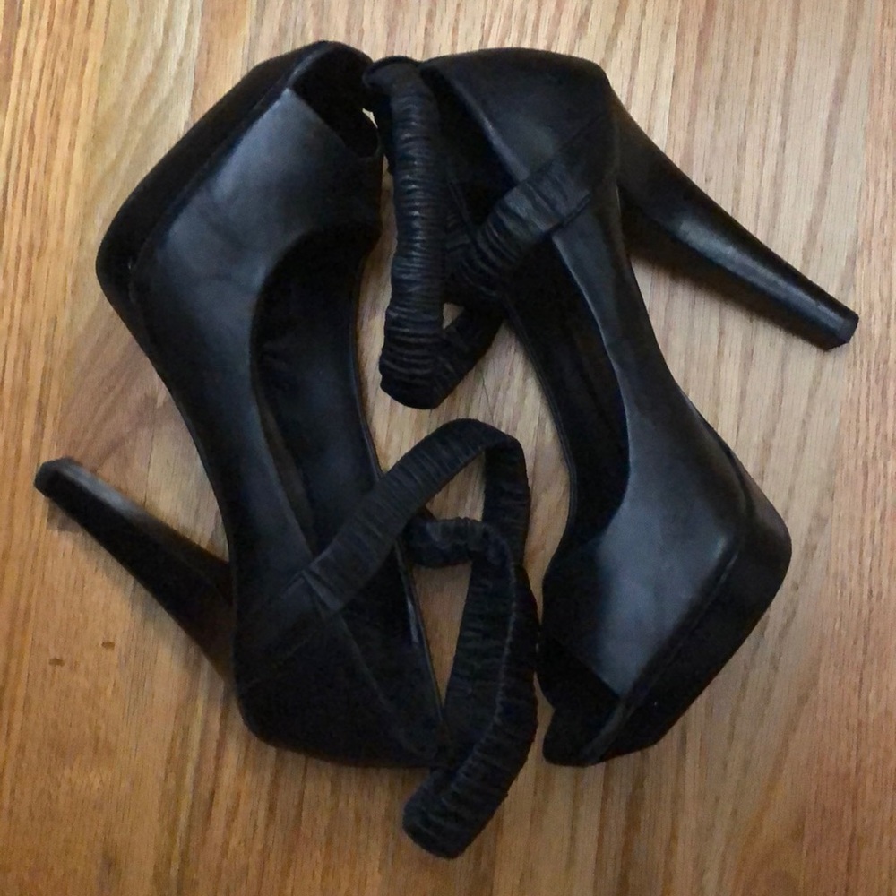 Bakers black leather heels